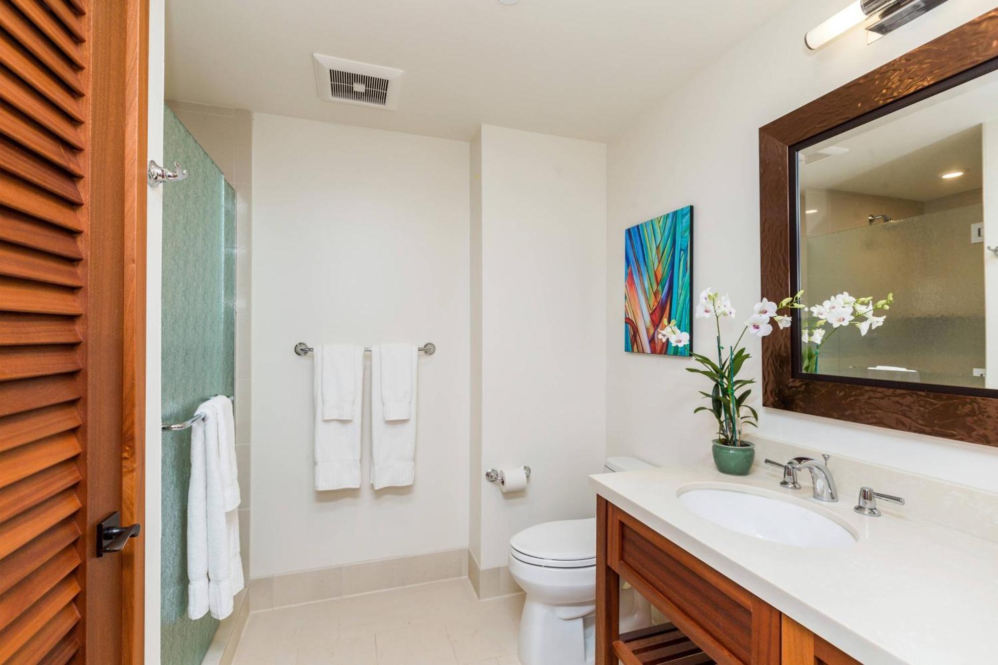 Studio King Room Sofa Bed or Coastline View or Balcony Mobility or Hearing Accessible Transfer Shower