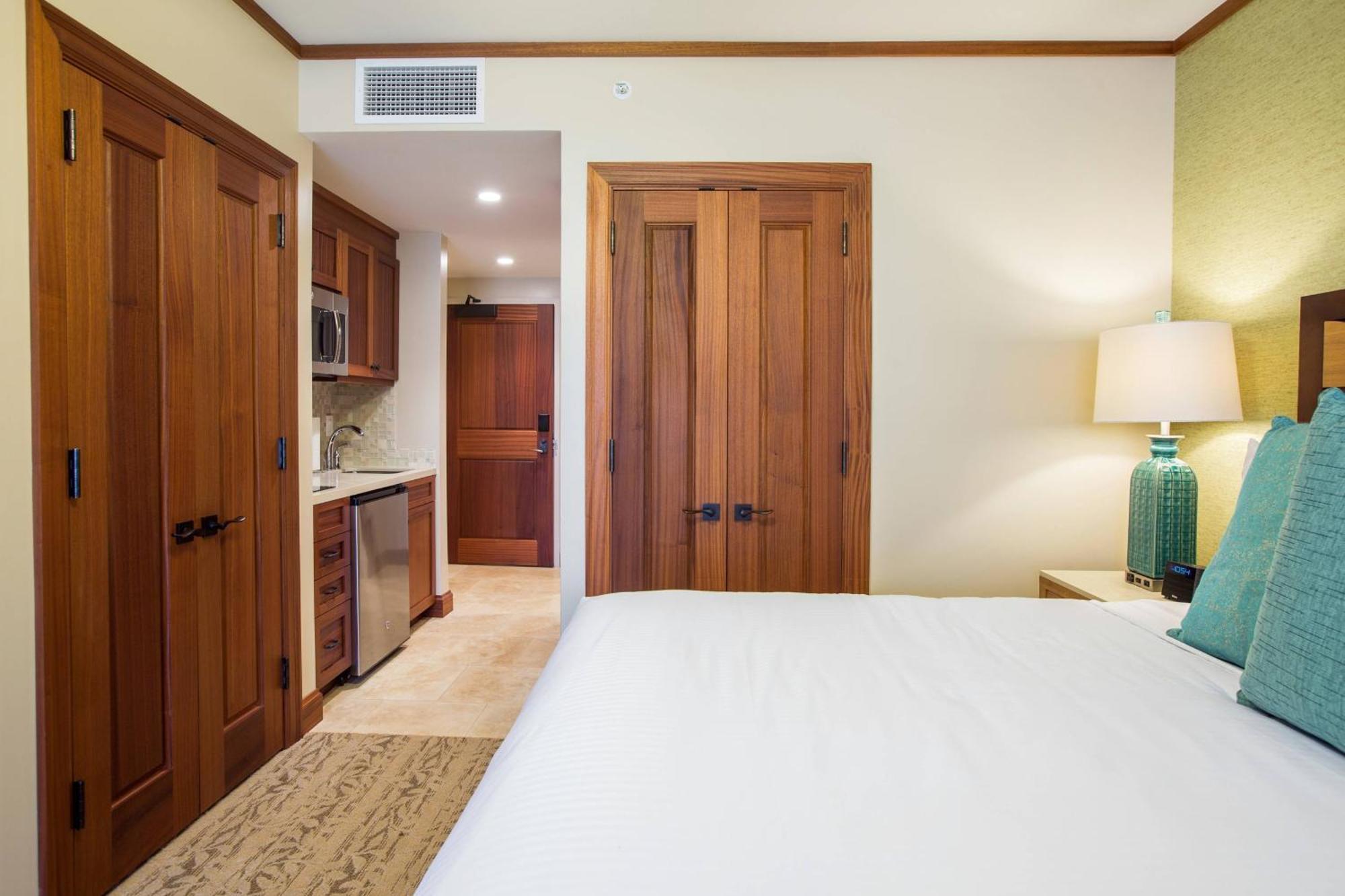 Studio King Room Sofa Bed or Coastline View or Balcony Mobility or Hearing Accessible Transfer Shower